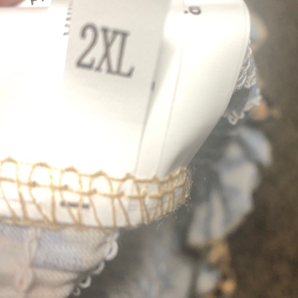 SOLD…Crop Top - Picture 3 of 3